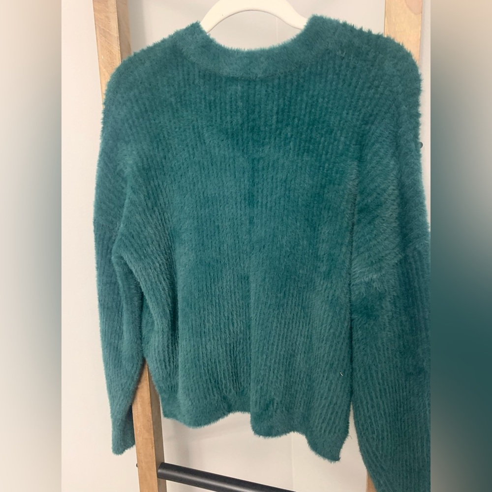 NWT Abercrombie & Fitch sweater - Picture 3 of 6